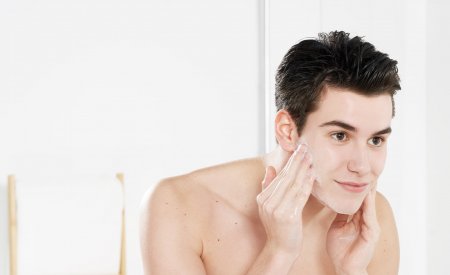 Bioderma - man cleasning his face Bioderma - man cleasning his face